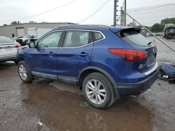 JN1BJ1CR1HW107642 2017 NISSAN ROGUE - Image 2