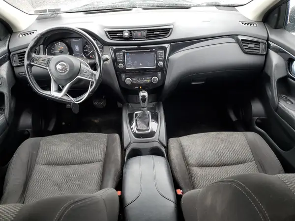 JN1BJ1CR1HW107642 2017 NISSAN ROGUE - Image 8