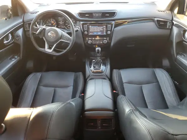 JN1BJ1CR1HW108211 2017 NISSAN ROGUE - Image 8
