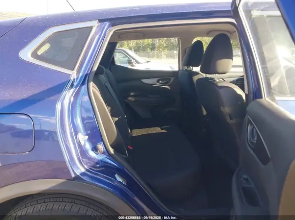 JN1BJ1CR1HW108564 2017 NISSAN ROGUE - Image 8