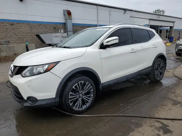 JN1BJ1CR1HW113067 2017 NISSAN ROGUE - Image 1