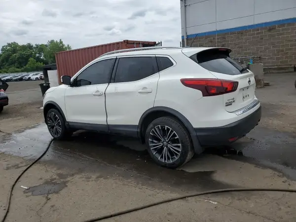 JN1BJ1CR1HW113067 2017 NISSAN ROGUE - Image 2