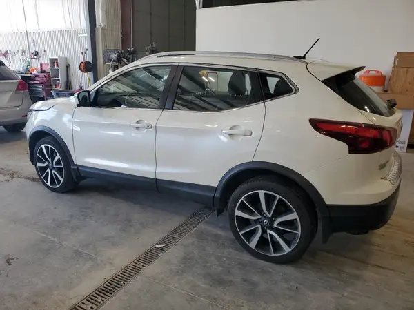 JN1BJ1CR1HW116325 2017 NISSAN ROGUE - Image 2