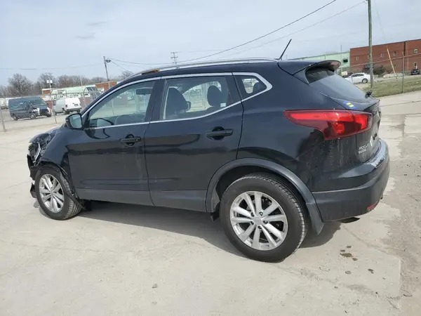 JN1BJ1CR1HW121282 2017 NISSAN ROGUE - Image 2