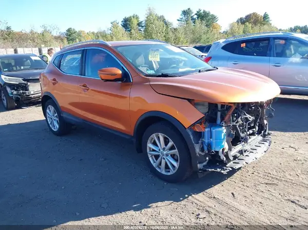 JN1BJ1CR1HW126949 2017 NISSAN ROGUE - Image 1