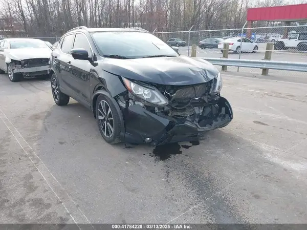 JN1BJ1CR1HW131942 2017 NISSAN ROGUE - Image 1