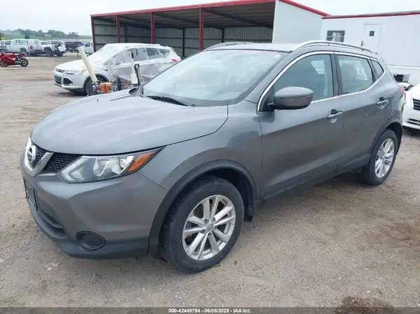 JN1BJ1CR1HW135523 2017 NISSAN ROGUE - Image 2