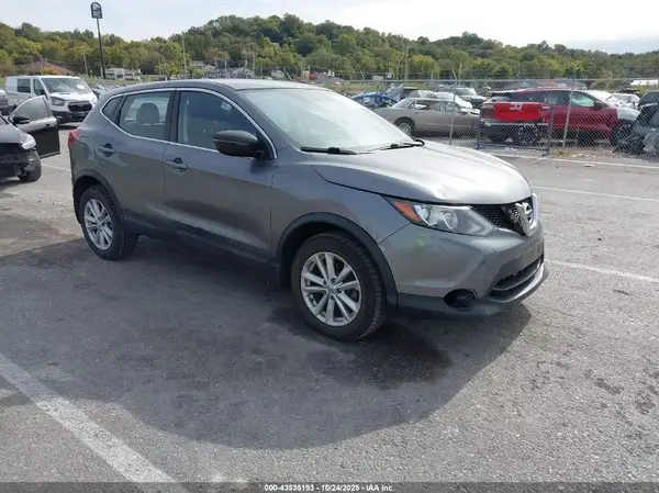 JN1BJ1CR1HW137322 2017 NISSAN ROGUE - Image 1