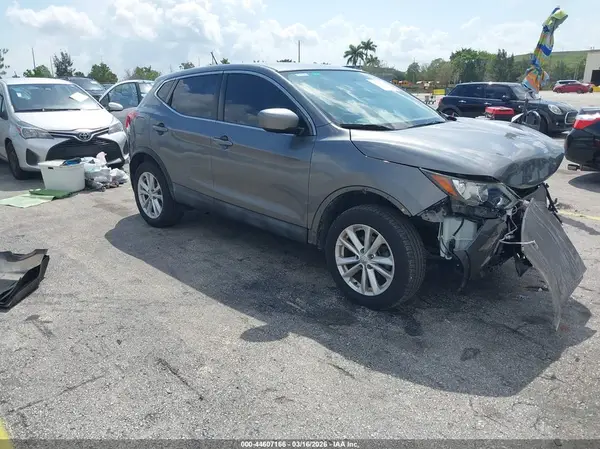 JN1BJ1CR1HW137580 2017 NISSAN ROGUE - Image 1