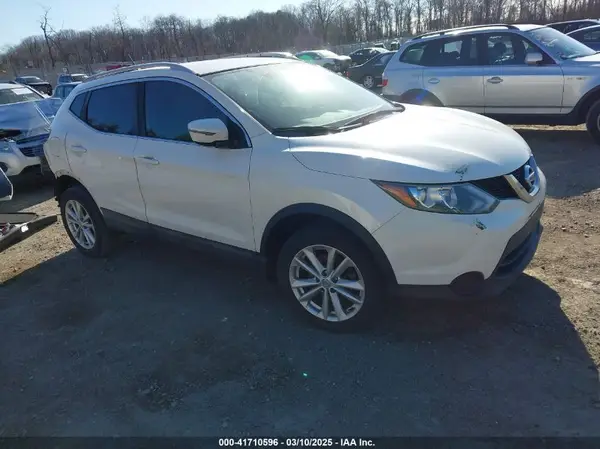 JN1BJ1CR1JW201820 2018 NISSAN ROGUE - Image 1