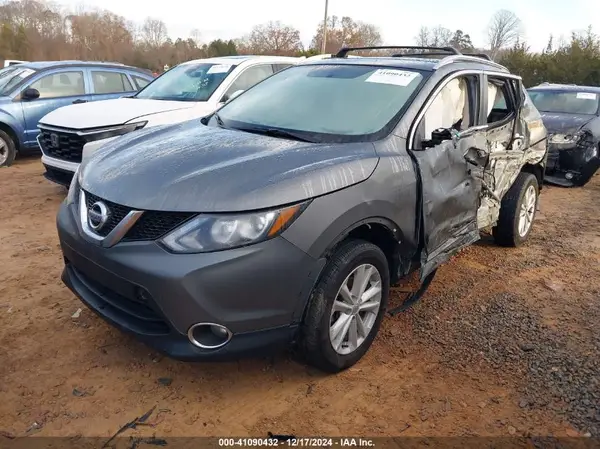 JN1BJ1CR1JW204765 2018 NISSAN ROGUE - Image 2