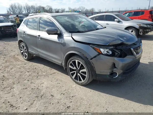 JN1BJ1CR1JW208623 2018 NISSAN ROGUE - Image 1
