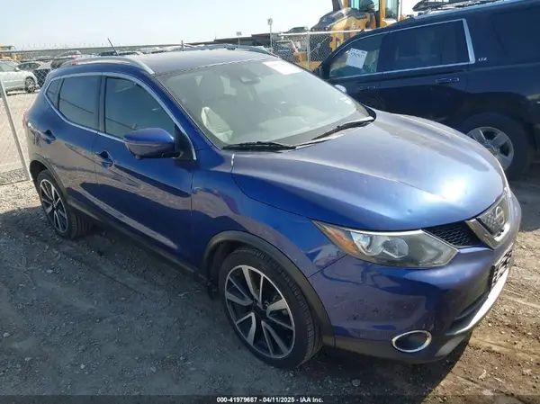 JN1BJ1CR1JW208735 2018 NISSAN ROGUE - Image 1