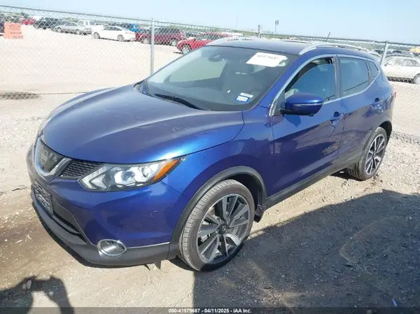 JN1BJ1CR1JW208735 2018 NISSAN ROGUE - Image 2