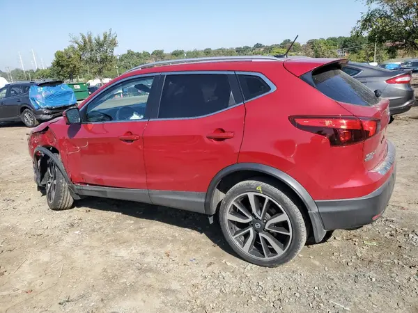 JN1BJ1CR1JW210579 2018 NISSAN ROGUE - Image 2