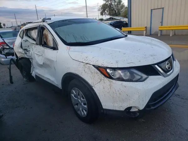 JN1BJ1CR1JW250662 2018 NISSAN ROGUE - Image 1