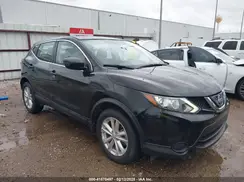 JN1BJ1CR1JW252752 2018 NISSAN ROGUE