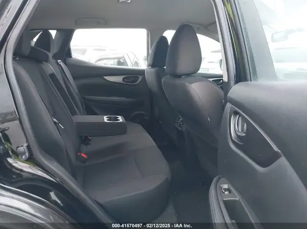 JN1BJ1CR1JW252752 2018 NISSAN ROGUE - Image 8