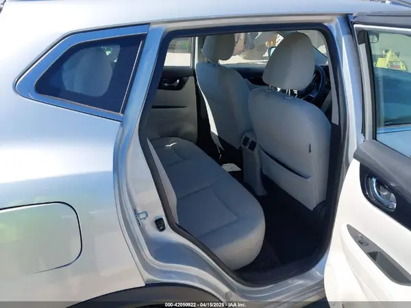 JN1BJ1CR1JW253853 2018 NISSAN ROGUE - Image 8