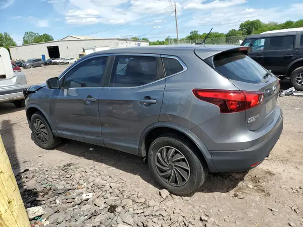 JN1BJ1CR1JW255554 2018 NISSAN ROGUE - Image 2