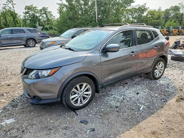 JN1BJ1CR1JW265761 2018 NISSAN ROGUE - Image 1