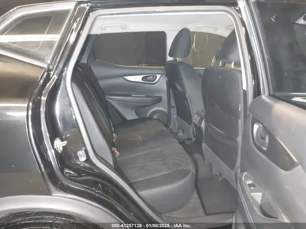 JN1BJ1CR1KW325569 2019 NISSAN ROGUE - Image 8