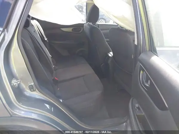 JN1BJ1CR1KW333834 2019 NISSAN ROGUE - Image 8