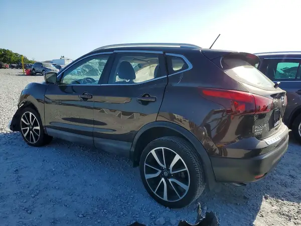 JN1BJ1CR2HW101302 2017 NISSAN ROGUE - Image 2