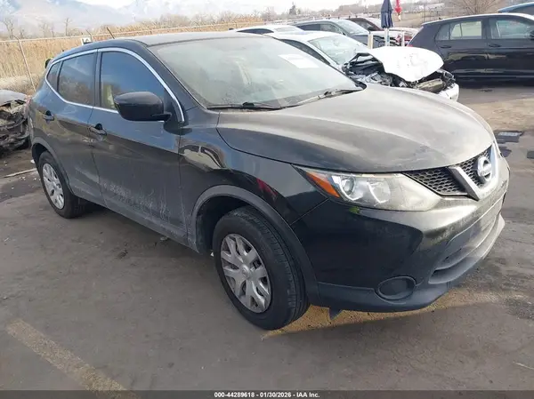 JN1BJ1CR2HW102031 2017 NISSAN ROGUE - Image 1