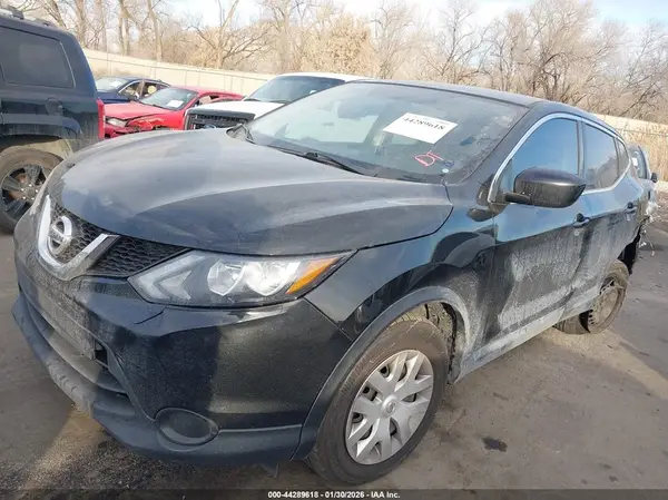 JN1BJ1CR2HW102031 2017 NISSAN ROGUE - Image 2