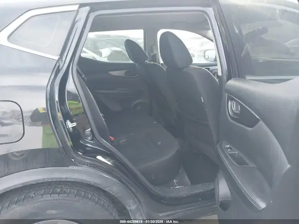 JN1BJ1CR2HW102031 2017 NISSAN ROGUE - Image 8