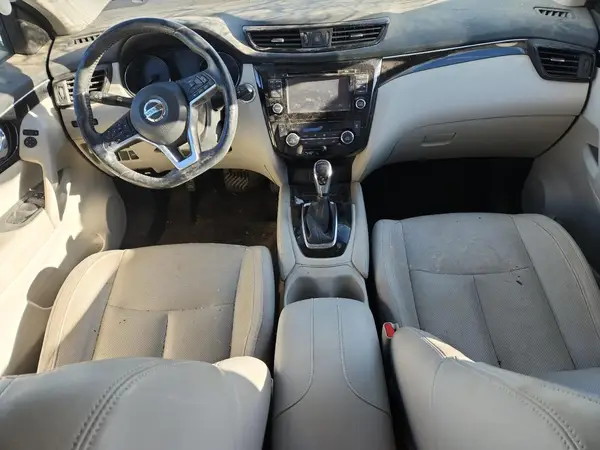JN1BJ1CR2HW102711 2017 NISSAN ROGUE - Image 8