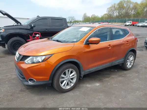 JN1BJ1CR2HW103602 2017 NISSAN ROGUE - Image 2