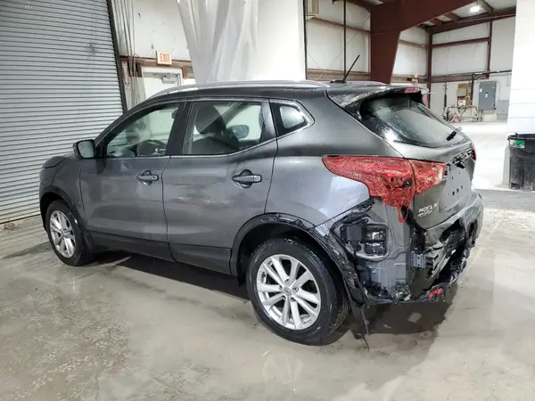 JN1BJ1CR2HW104877 2017 NISSAN ROGUE - Image 2