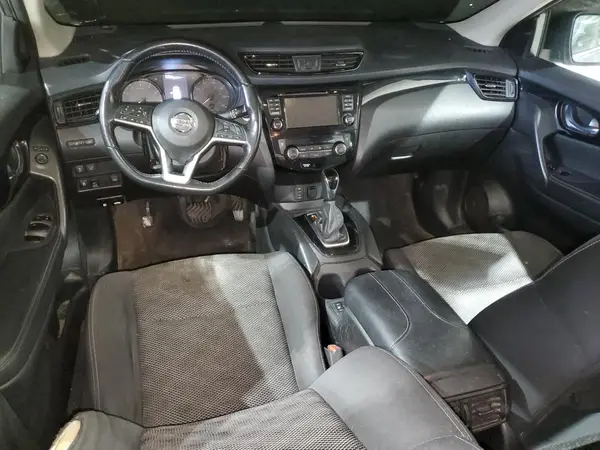 JN1BJ1CR2HW104877 2017 NISSAN ROGUE - Image 8