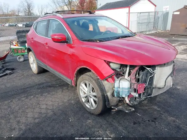JN1BJ1CR2HW105334 2017 NISSAN ROGUE - Image 1