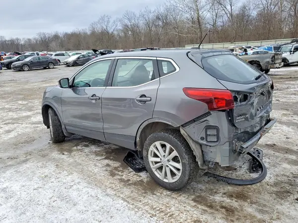 JN1BJ1CR2HW110565 2017 NISSAN ROGUE - Image 2