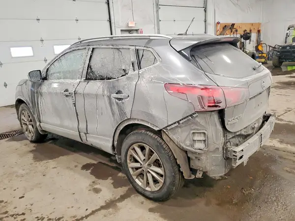 JN1BJ1CR2HW110758 2017 NISSAN ROGUE - Image 2