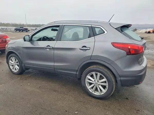 JN1BJ1CR2HW110856 2017 NISSAN ROGUE - Image 2