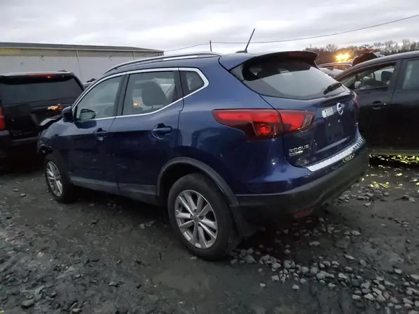 JN1BJ1CR2HW111182 2017 NISSAN ROGUE - Image 2