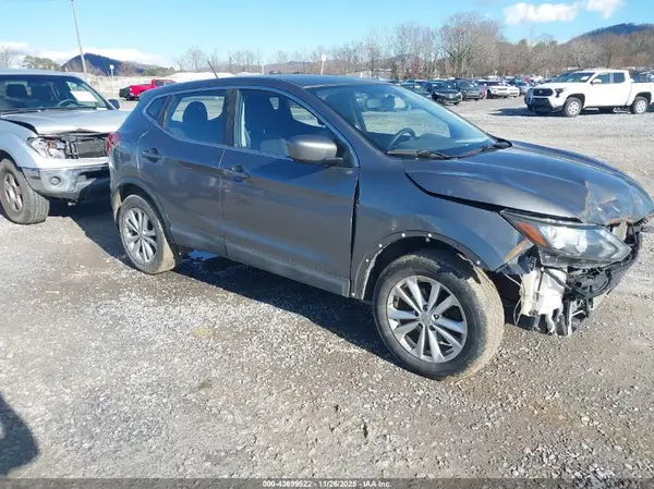 JN1BJ1CR2HW111375 2017 NISSAN ROGUE - Image 1
