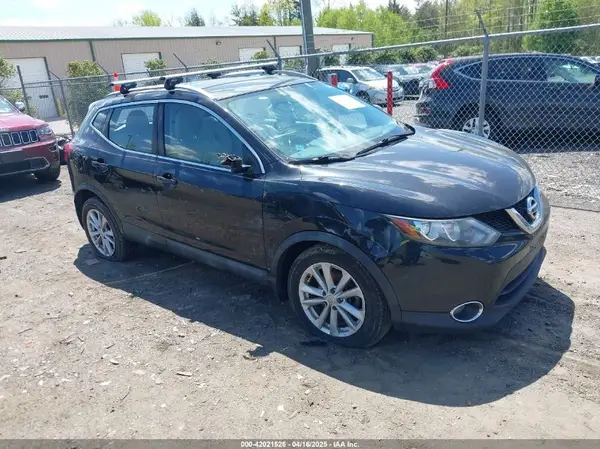 JN1BJ1CR2HW111621 2017 NISSAN ROGUE - Image 1