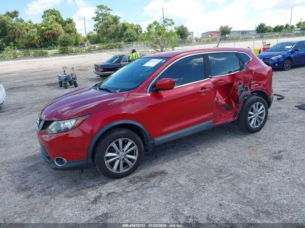 JN1BJ1CR2HW112090 2017 NISSAN ROGUE - Image 2