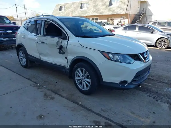 JN1BJ1CR2HW113370 2017 NISSAN ROGUE - Image 1