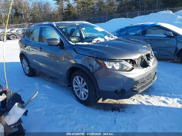 JN1BJ1CR2HW113966 2017 NISSAN ROGUE - Image 1