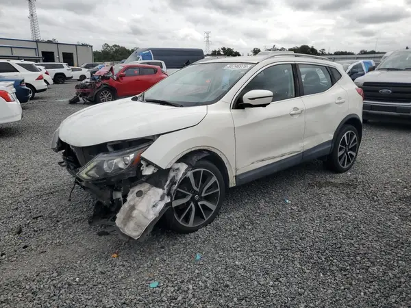 JN1BJ1CR2HW114244 2017 NISSAN ROGUE - Image 1