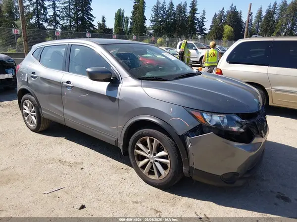 JN1BJ1CR2HW114678 2017 NISSAN ROGUE - Image 1