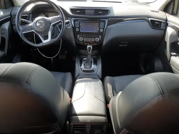 JN1BJ1CR2HW114731 2017 NISSAN ROGUE - Image 8