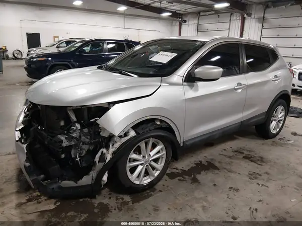 JN1BJ1CR2HW115121 2017 NISSAN ROGUE - Image 2