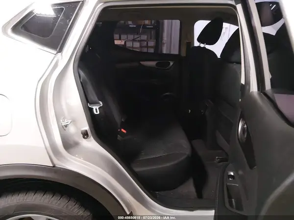 JN1BJ1CR2HW115121 2017 NISSAN ROGUE - Image 8